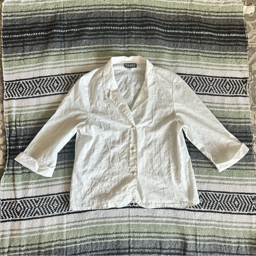 Vintage 90s white eyelet 3/4 sleeve cotton/poly lightweight shirt jacket shacket